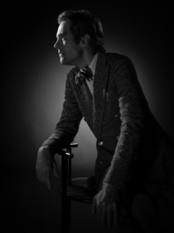 Yuz pornosida mushukni tomosha qiling