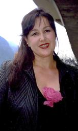 Emanuela Barazia, Mezzo-soprano - Biography, Performances, Videos ...