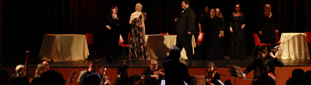 Sýna allar myndir af La Traviata di Giuseppe Verdi