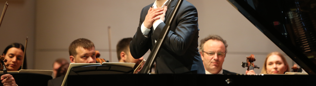 Taispeáin gach grianghraf de Mariinsky Symphony orchestra | Valery Gergiev