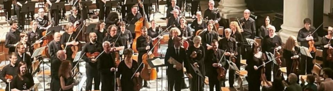 Taispeáin gach grianghraf de CGCO Plays Rachmaninoff & Mahler