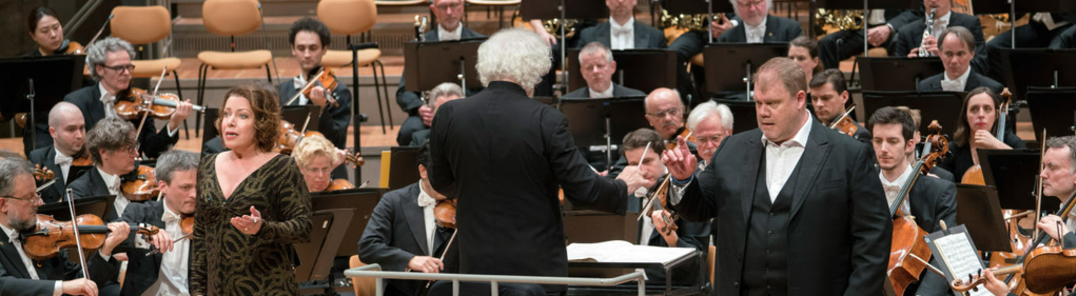 Toon alle foto's van Simon Rattle conducts “Parsifal”