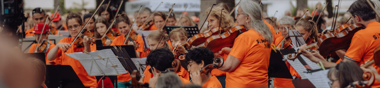 Alle Fotos von »Symphonic Mob« – Bayerns größtes Spontanorchester anzeigen