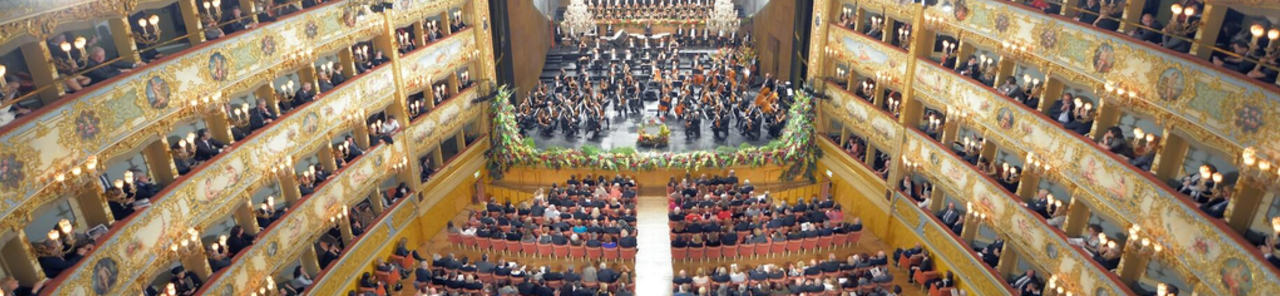 Vis alle bilder av Fabio Luisi conducts the New Year's concert 2024