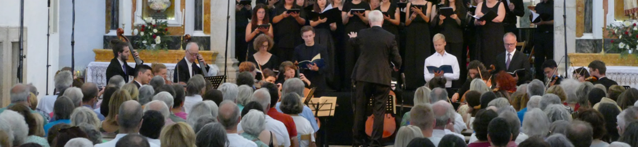 Taispeáin gach grianghraf de Missa de Mozart e celebração eucarística
