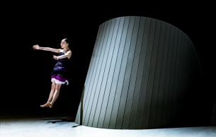Dancer: Rui-Ting Yu. Photo: Joris-Jan Bos