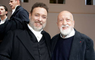 Barbiere di Siviglia Rossini Opera Festival Carlo Lepore Bartolo con il regista Pier Luigi Pizzi