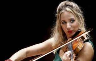 Anna Tifu suona Brahms: Violin Concerto in D Major, op. 77 Brahms (+1 More)