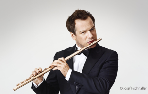 Pahud and Mahler 's 5th: Flute Concerto, CNW 42 Nielsen (+1 More)