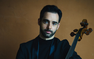 Domingo Hindoyan conducts Sierra, Elgar, and Dvořák with Pablo Ferrández, cello: Symphony No. 6 Pierre Robert
