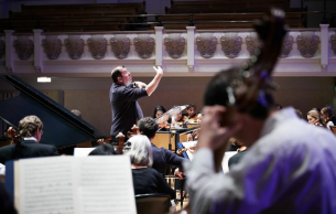 Zu Gast In Salzburg: Serenade for Tenor, Horn and Strings Britten (+1 More)