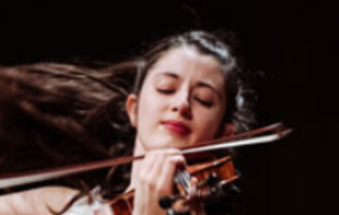 María Dueñas, violín: Symphony No. 2 in B-Flat Major, D. 125 Schubert (+2 More)