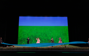 Cosi fan tutte (SD Opera 2021) - Timothy Nelson (dir); Tim Wallace (set); Ingrid Helton (costumes) - photo by Karli Cadel