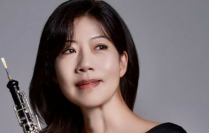 Yeon-Hee Kwak plays Strauss Oboe Concerto, Royal Tribute: Royal Celebration Overture Dhamabutra (+2 More)