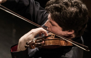 Augustin Hadelich performs Mendelssohn's Violin Concerto: Violin Concerto in E Minor, op. 64 Mendelssohn (+1 More)