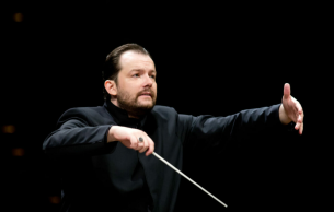 Andris Nelsons conducts Britten and Shostakovich: Violin Concerto, op. 15 Britten (+1 More)