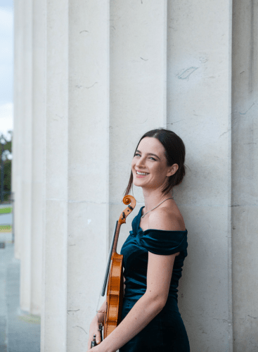 Amalia Hall suona Elgar - il concerto per violino: Violin Concerto in B minor, Op. 61 Elgar