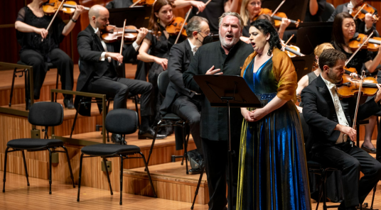 Erakutsi Simone Young Conducts Beethoven's Fidelio -ren argazki guztiak