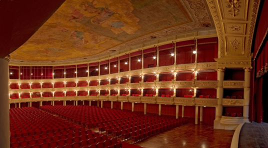 Zobrazit všechny fotky Teatro Politeama Greco