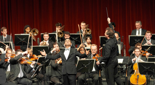 Show all photos of Juan Diego Flórez and Friends sing for "Sinfonia por el Perú"