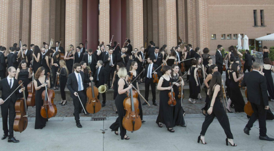 Pokaži vse fotografije osebe Orchestra Giovanile Luigi Cherubini