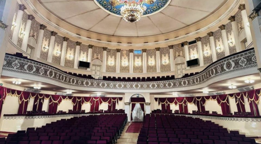 Uri r-ritratti kollha ta' Mongolian State Academic Theatre of Opera and Ballet