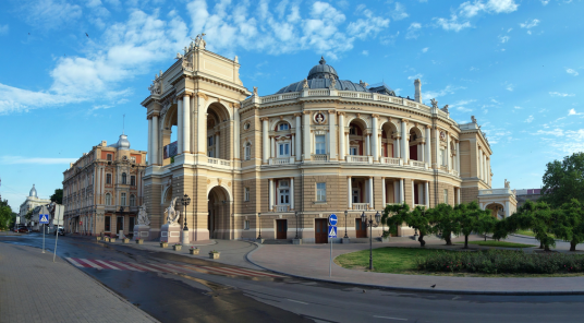 Uri r-ritratti kollha ta' Odessa National Academic Opera and Ballet Theater