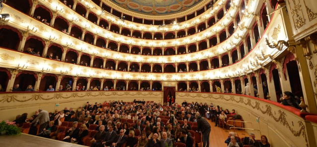 Uri r-ritratti kollha ta' Concerto Finale Masterclass Maestro José Carreras - Teatro Rossini (Pesaro) Italia