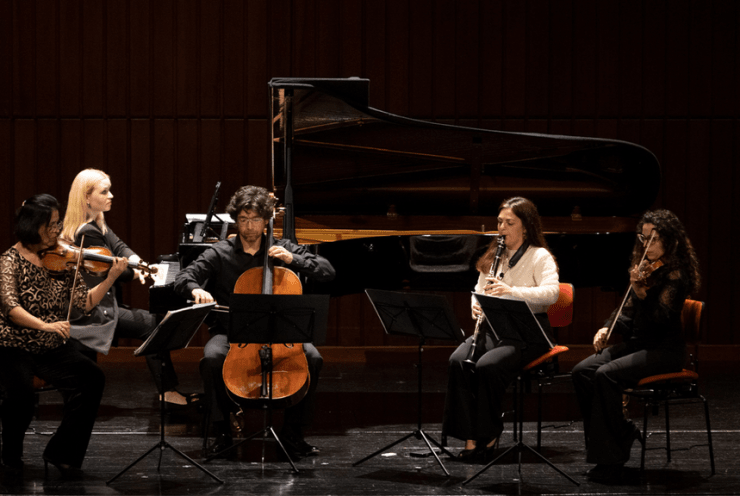 Solistas da Orquestra Gulbenkian: Introduction et allegro pour harpe, flûte, clarinette et quatuor Ravel (+1 More)