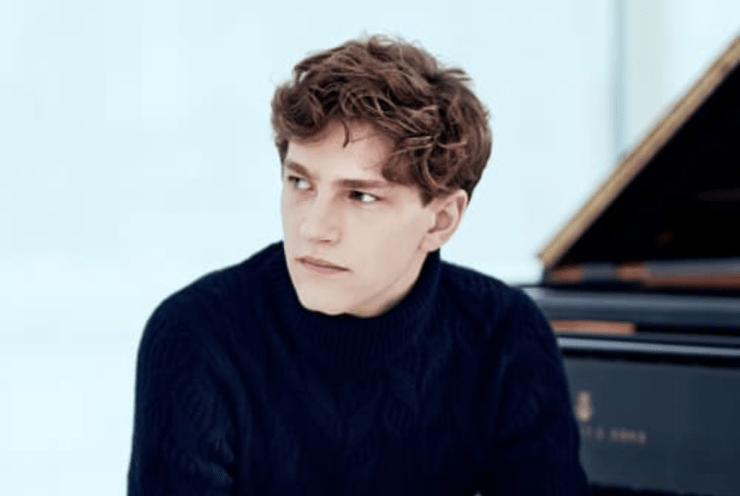 All Beethoven with Lisiecki: Piano Concerto No. 3 in C Minor, op. 37 Beethoven (+1 More)