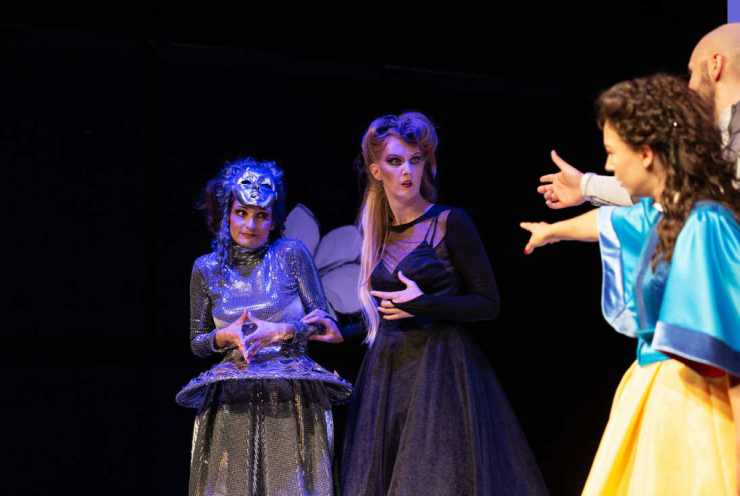 Opera for children: Snow White And The Seven Dwarfs Karolic