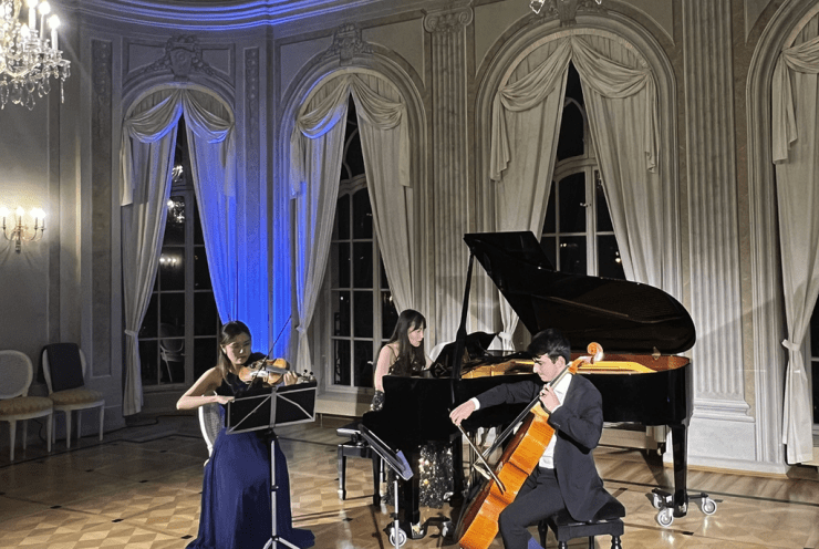 Auftakt! | Dolphin Trio: Piano Trios, op.1 Beethoven (+1 More)