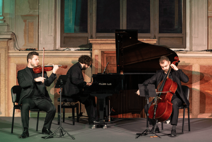 Omaggio Ad Astor Piazzolla Beltrani Modern Piano Trio: Las Cuatro Estaciones Porteñas Piazzolla (+2 More)